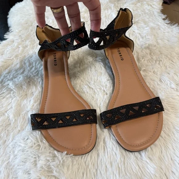 Torrid Black Geometric Strap Sandals size 11W - Picture 3 of 7